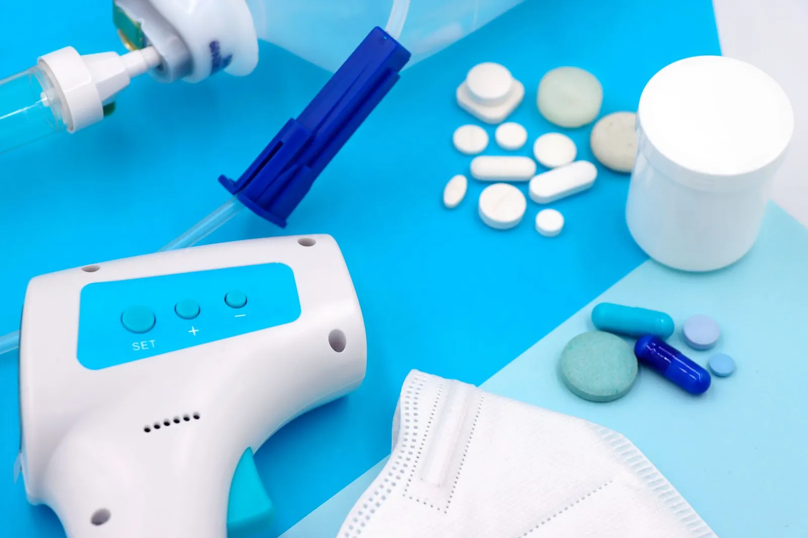 深圳医疗器械外贸独立站展示 FDA 注册、510(k) 和 UDI 信息的合规页面示例